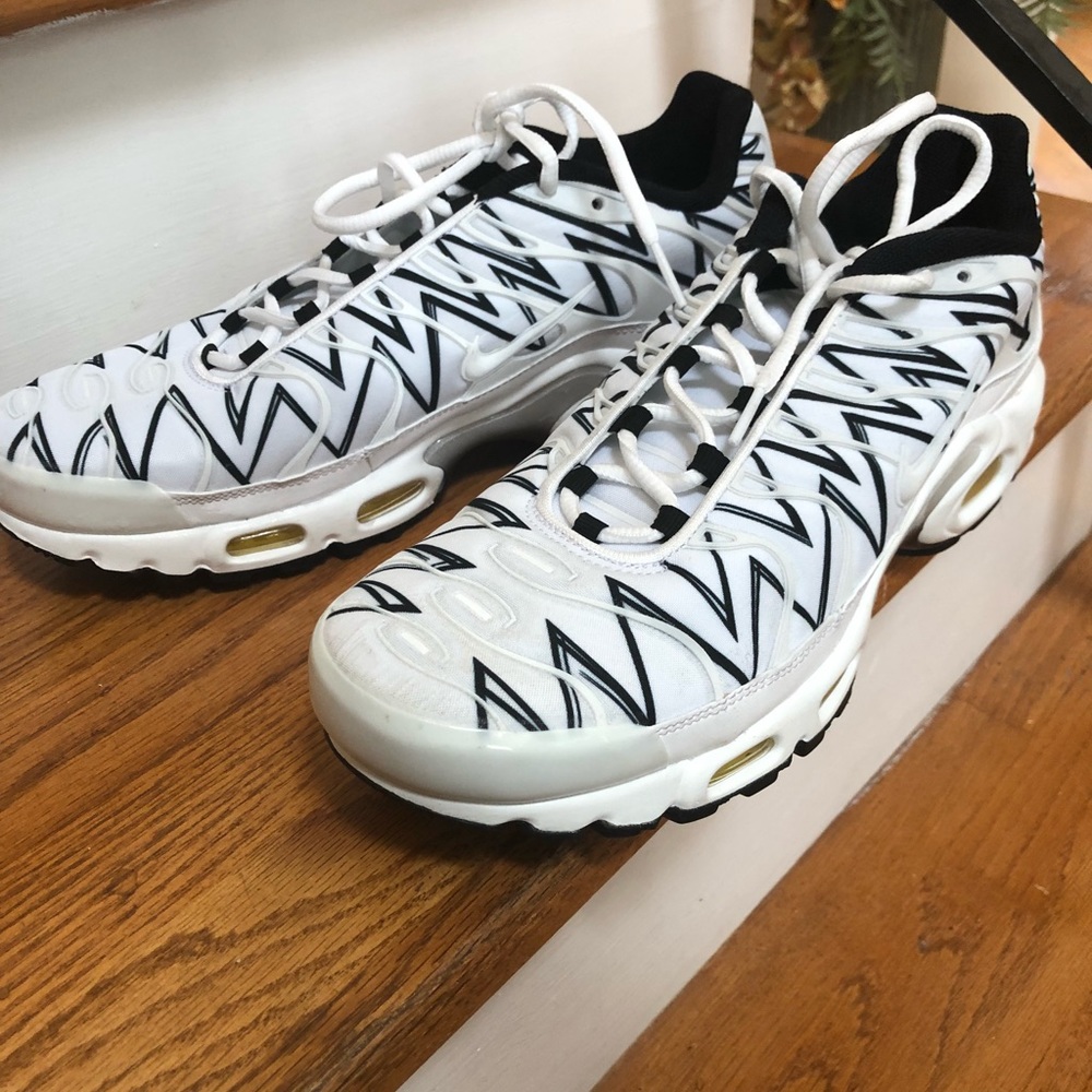 Black white nike Airmax